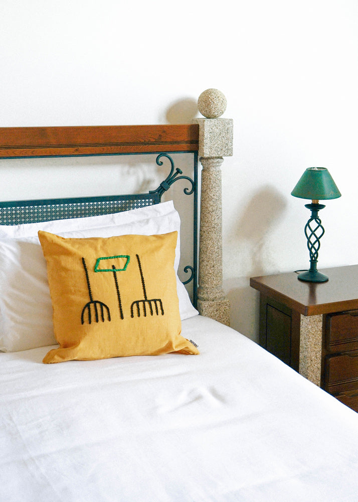 No Campo Pillow Cover